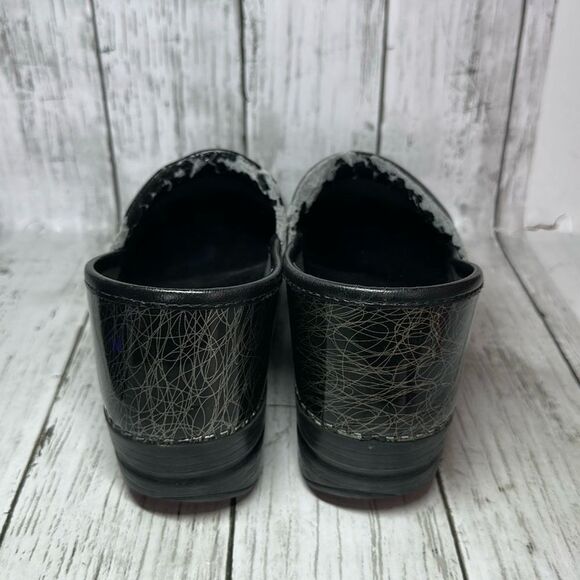 Dansko Clogs Black Slip On Sz 40 9.5 US Gold Scribble Chef Nurse Teacher Shoes - Picture 9 of 14